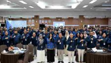 Kepala Bidang Statistik Dinas Komunikasi dan Informasi Provinsi Sumatera Utara Ika Hardina Lubis bersama Kepala Badan Pusat Statistik Sumut Asim Saputra, pada acara sosialisasi SE2026 serta peluncuran Dashboard Analisis & Laporan Indikator Pencapaian (Dalian) di Aula Kantor Badan Pusat Statistik (BPS) Sumut, Jalan Asrama Nomor 179, Senin (27/4/2026).