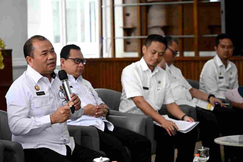 Pemerintah Provinsi Sumatera Utara (Sumut) melalui Kepala Badan Pendapatan Daerah (Bapenda) Sutan Tolang Lubis dan Kepala Badan Keuangan dan Aset Daerah (BKAD) Timur Tumanggor melakukan Konferensi Pers terkait upaya Pemprov Sumut dalam meningkatkan pendapatan daerah. 