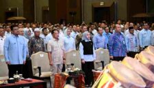 Gubernur Sumatera Utara (Sumut) Muhammad Bobby Afif Nasution bersama Wakil Gubernur Sumut Surya, Pj Sekdaprov Sumut Sulaiman Harahap, serta Ketua DPRD Sumut Erni Ariyanti Sitorus mendampingi Menteri Dalam Negeri Tito Karnavian pada pembukaan Musyawarah Perencanaan Pembangunan (Musrenbang) Sumut Tahun 2026, di Ballroom Hotel Santika Dyandra, Medan, Rabu (22/4/2026). 