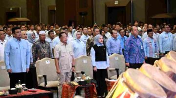 Gubernur Sumatera Utara (Sumut) Muhammad Bobby Afif Nasution bersama Wakil Gubernur Sumut Surya, Pj Sekdaprov Sumut Sulaiman Harahap, serta Ketua DPRD Sumut Erni Ariyanti Sitorus mendampingi Menteri Dalam Negeri Tito Karnavian pada pembukaan Musyawarah Perencanaan Pembangunan (Musrenbang) Sumut Tahun 2026, di Ballroom Hotel Santika Dyandra, Medan, Rabu (22/4/2026). 