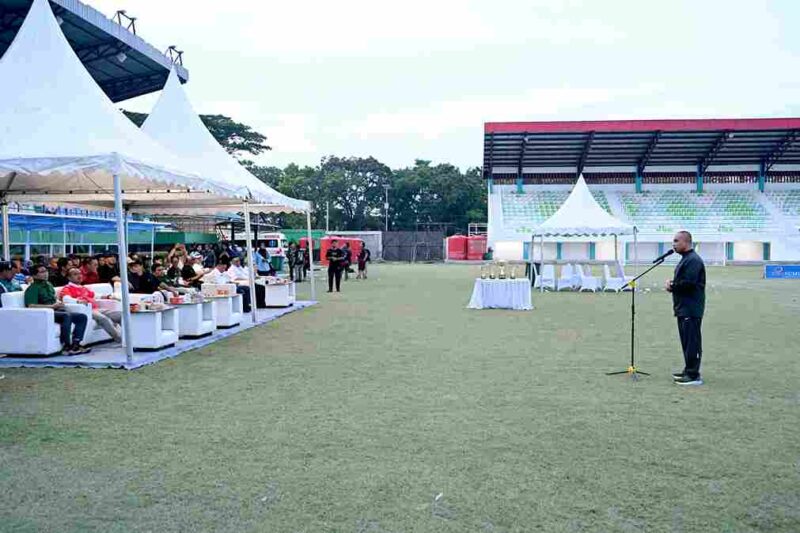 Kepala Dinas Kepemudaan dan Olahraga (Dispora) Sumut, Mahfullah Daulay yang dalam hal ini mewakili Gubernur Sumut Bobby Nasution membuka Pekan Olahraga Wartawan Sumatera Utara (PORWASU) 2026 Piala Gubernur Sumut di Stadion Mini Dispora Sumut, Jalan William Iskandar, Medan, Jum'at (10/4/2026). 