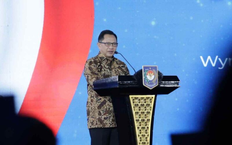 Gubernur Sumut Muhammad Bobby Afif Nasution menerima Penghargaan Creative Financing dari Kementerian Dalam Negeri, di Wyndham Opi Hotel, Palembang, Sumatera Selatan, Sabtu (25/4/2026).