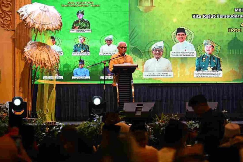 Wakil Gubernur (Wagub) Sumatera Utara (Sumut) Surya menghadiri acara Halalbihalal Akbar Masyarakat Melayu Indonesia yang diselenggarakan di Ballroom Hotel Grand Mercure, Jalan Sutomo, Medan, Minggu (12/4/2026)