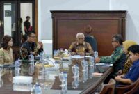 Wakil Gubernur Sumatera Utara (Sumut) Surya menerima kunjungan kerja Tim Fakultas Kedokteran Universitas Sumatera Utara (USU) di Ruang Kerja Lantai 9 Kantor Gubernur Sumut Jalan Diponegoro Kota Medan, Jumat (10/4/2026). 