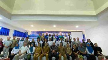 Foto bersama Usai Acara penghargaan internasional World Stroke Organization (WSO) Angels Award Diamond yang dilaksanakan di lantai IV  Rumah Sakit Murni Teguh Horas Insani,Jalan Medan, Kelurahan Naga Pitu, Kecamatan Siantar Martoba, Kota Pematangsiantar, Senin (20 April 2026).