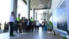 Wakil Presiden Gibran Rakabuming Raka meninjau pengembangan Bandara Douw Aturure di Kabupaten Nabire, Senin, 20 April 2026,