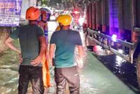 Badan Penanggulangan Bencana Daerah (BPBD) meninjau sejumlah lokasi terdampak banjir dan kerusakan pada Senin, 20 April 2026, sejak sore hingga malam.