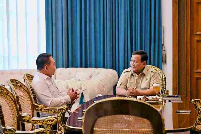 Presiden Prabowo Subianto menerima Penasihat Khusus Presiden Bidang Pertahanan Nasional, Dudung Abdurachman, di Istana Merdeka pada Selasa, 21 April 2026.