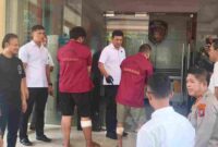 Dua terduga pelaku ditangkap, satu masih buron. Polisi lakukan pengejaran hingga Aceh.