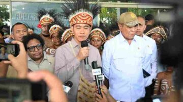 Wakil Presiden (Wapres) Gibran Rakabuming Raka meninjau gedung baru RSUD Raja Ampat di Jalan Jenderal Basuki Rahmat, Waisai, Rabu (22/04/2026).