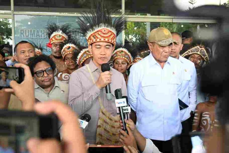 Wakil Presiden (Wapres) Gibran Rakabuming Raka meninjau gedung baru RSUD Raja Ampat di Jalan Jenderal Basuki Rahmat, Waisai, Rabu (22/04/2026).