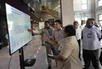 Wapres Gibran meninjau pembangunan Kantor Gubernur Papua Barat Daya.