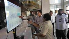 Wapres Gibran meninjau pembangunan Kantor Gubernur Papua Barat Daya.