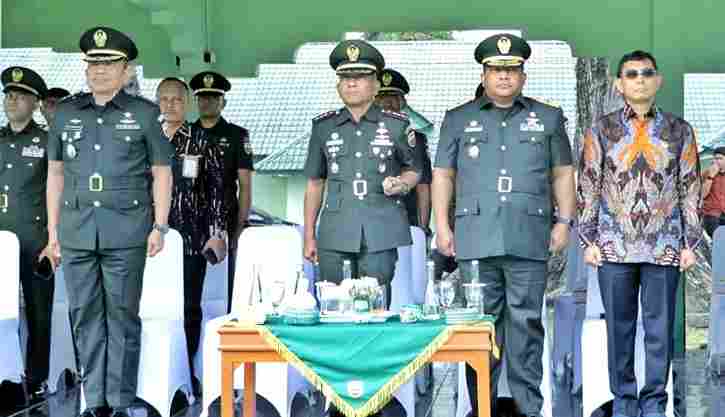 Upacara penutupan Pendidikan Pertama Bintara Infanteri (Dikmaba Inf) TNI Angkatan Darat Gelombang I Tahun Anggaran 2026 yang digelar di Lapangan Jenderal Sudirman, Rindam I/Bukit Barisan, Jumat, 24 April 2026.