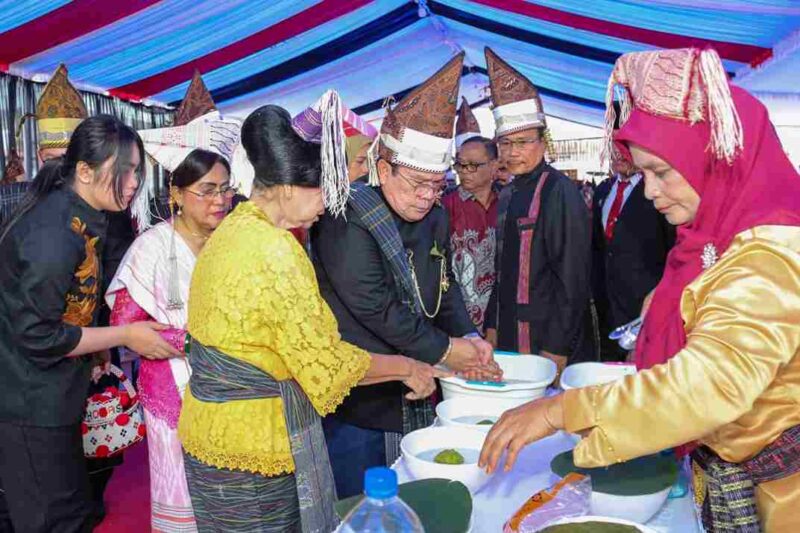 Wali Kota Pematangsiantar, Wesly Silalahi, S.H., M.Kn., bersama unsur Forum Koordinasi Pimpinan Daerah (Forkopimda) melaksanakan ziarah ke Jorat Raja Siantar di Pesanggrahan Raja Siantar, Kota Pematangsiantar, Jumat, 24 April 2026.