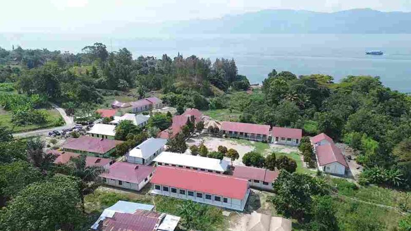 SMKN 1 Simanindo dilihat dari Udara. 