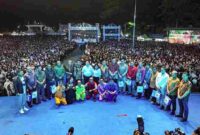 Wali Kota Pematangsiantar, Wesly Silalahi, saat foto bersama dihadapan penonton yang hadir.