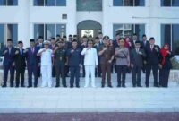 Foto bersama usai upacara peringatan Hari Otonomi Daerah (Otda) ke-30 Tahun 2026 di halaman Kantor Bupati Asahan, yang berlangsung pada Senin (27/4/2026) sekitar pukul 08.00 WIB.