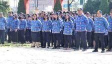 Upacara peringatan Hari Otonomi Daerah (Otda) ke-30 Tahun 2026 di halaman Kantor Bupati Simalungun, Pamatang Raya, Sumatera Utara, Senin (27/4/2026).