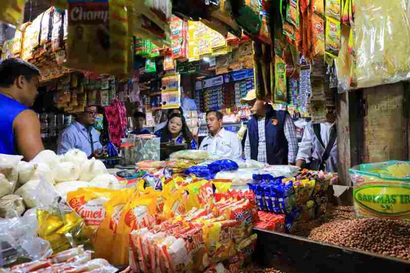 Pemerintah Kota Pematangsiantar melakukan inspeksi mendadak (sidak) untuk memantau harga dan ketersediaan minyak goreng subsidi merek Minyakita di Pasar Horas dan Pasar Dwikora, yang berlangsung pada Senin (27/4/2026).