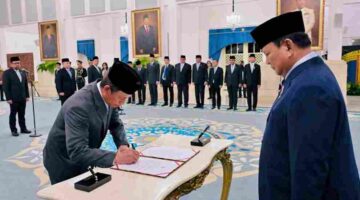 Hanif Faisol Nurofiq resmi dilantik sebagai Wakil Menteri Koordinator Bidang Pangan oleh Presiden Prabowo Subianto di Istana Negara, Jakarta, pada Senin, 27 April 2026