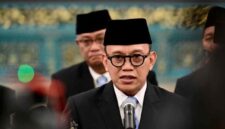 Kepala Badan Karantina Indonesia, Abdul Kadir Karding, menyampaikan keterangannya kepada awak media usai dilantik oleh Presiden Prabowo Subianto di Istana Negara, Jakarta, pada Senin, 27 April 2026. 