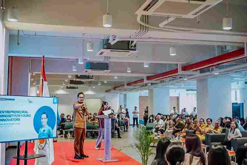 Wali Kota Medan, Rico Tri Putra Bayu Waas, saat menjadi pembicara dalam kegiatan Studium Generale di kampus BINUS University Medan, Selasa (28 April 2026).