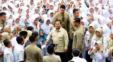 Presiden Prabowo Subianto saat di SMAN 1 Cilacap, Kabupaten Cilacap, Jawa Tengah, pada Rabu, 29 April 2026.