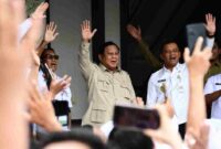 Presiden Prabowo Subianto saat meninjau hasil renovasi SMAN 1 Cilacap, Kabupaten Cilacap, Jawa Tengah, pada Rabu, 29 April 2026.