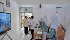 Presiden Prabowo Subianto usai meninjau renovasi fasilitas pendidikan di SMAN 1 Cilacap, Kabupaten Cilacap, Jawa Tengah, pada Rabu, 29 April 2026.