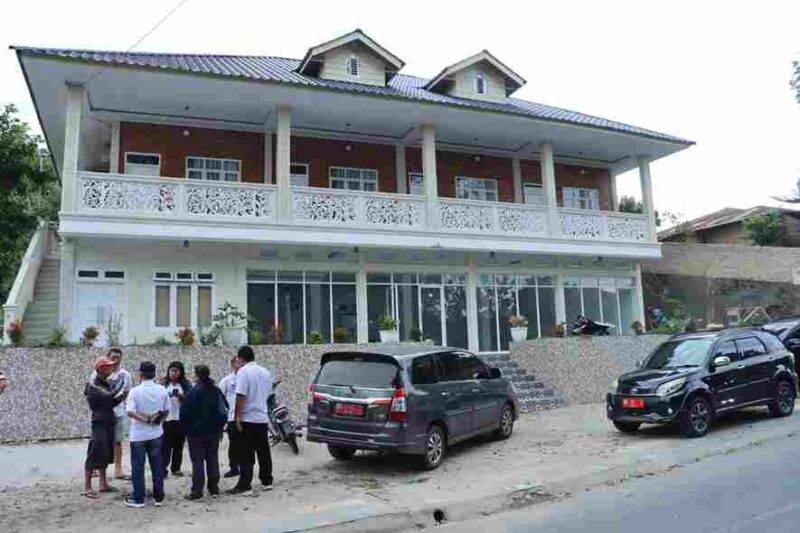Pemerintah Kabupaten Samosir menghentikan sementara pembangunan Villa Wilona di kawasan wisata Tuktuk, Kecamatan Simanindo, pada Rabu, 29 April 2026.