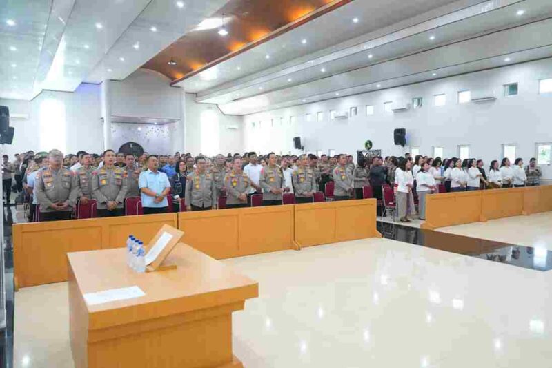Polda Sumut menggelar doa bersama jelang May Day 2026.