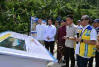 Wakil Presiden (Wapres) Gibran Rakabuming Raka meninjau langsung progres pembangunan Bendungan Bagong di Kabupaten Trenggalek, Jawa Timur, Kamis (30 April 2026).