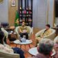 Wali Kota Medan, Rico Tri Putra Bayu Waas, mendorong mahasiswa untuk berani mengambil peran sebagai pemimpin masa depan dalam kegiatan bedah buku Babad Alas karya Bima Arya Sugiarto yang digelar di Gedung Digital Learning Center Universitas Sumatera Utara, Kamis, 30 April 2026.