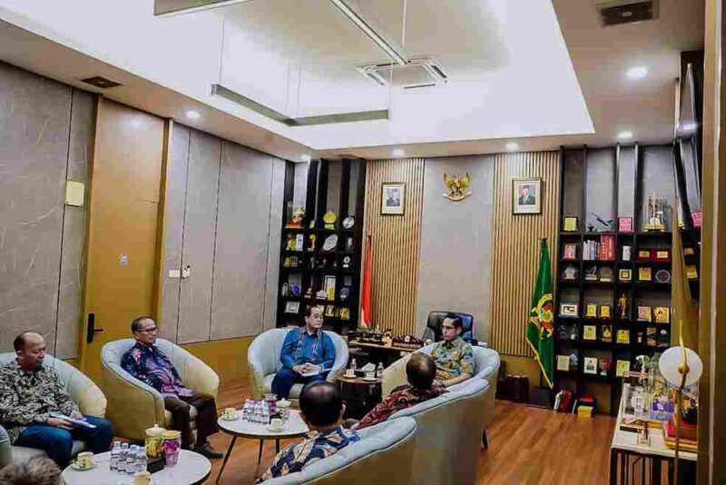 Wali Kota Medan, Rico Tri Putra Bayu Waas, saat menerima audiensi Yayasan Abdi Sabda di Rumah Dinas Wali Kota Medan, Kamis, 30 April 2026.