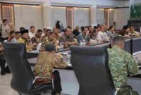Bupati Asahan Taufik Zainal Abidin Siregar, S.Sos., M.Si. menghadiri sosialisasi kebijakan pencabutan Perizinan Berusaha Pemanfaatan Hutan (PBPH) yang digelar di Aula Raja Inal Siregar, Kantor Gubernur Sumatera Utara, pada Kamis, 16 April 2026.