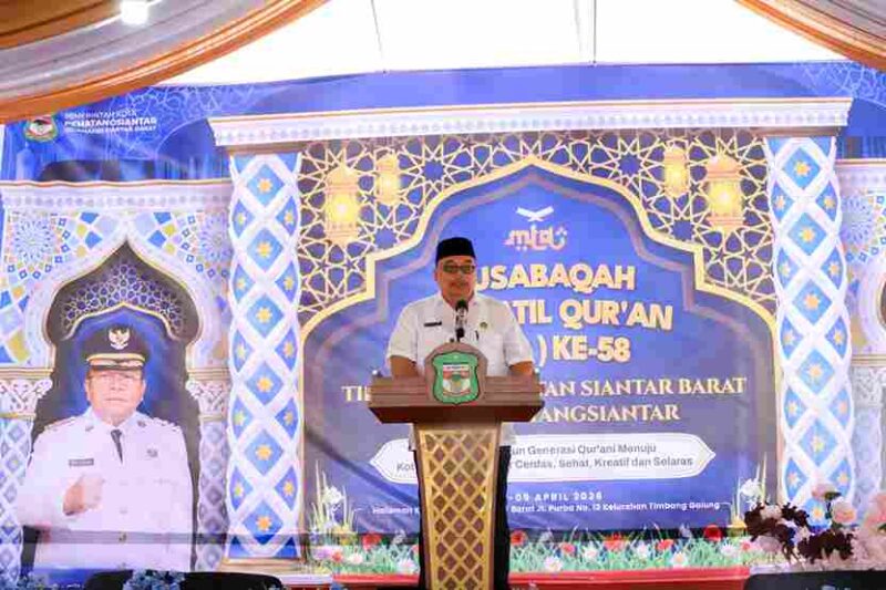 Asisten Administrasi Umum Setdako Pematangsiantar, Dedy Tunasto Setiawan, membuka Musabaqah Tilawatil Qur’an Nasional (MTQN) ke-58 tingkat Kecamatan Siantar Barat di Kantor Camat Siantar Barat, Jalan Purba, Kelurahan Timbang Galung, Rabu, 8 April 2026.