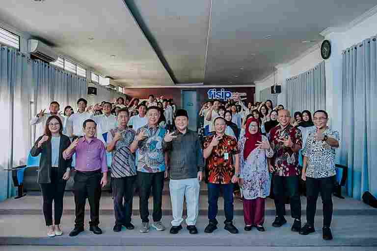 Disnaker Medan memfasilitasi pelatihan mahasiswa FISIP USU bersama PT Tradepro untuk meningkatkan kompetensi dan kesiapan kerja