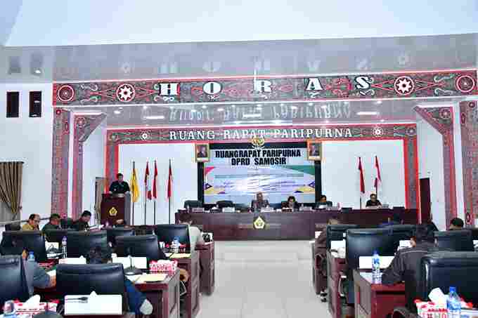 Nota Pengantar Laporan Keterangan Pertanggungjawaban (LKPJ) Tahun Anggaran 2025 dalam rapat paripurna DPRD Kabupaten Samosir yang digelar di Gedung DPRD, Kamis (9 April 2026).