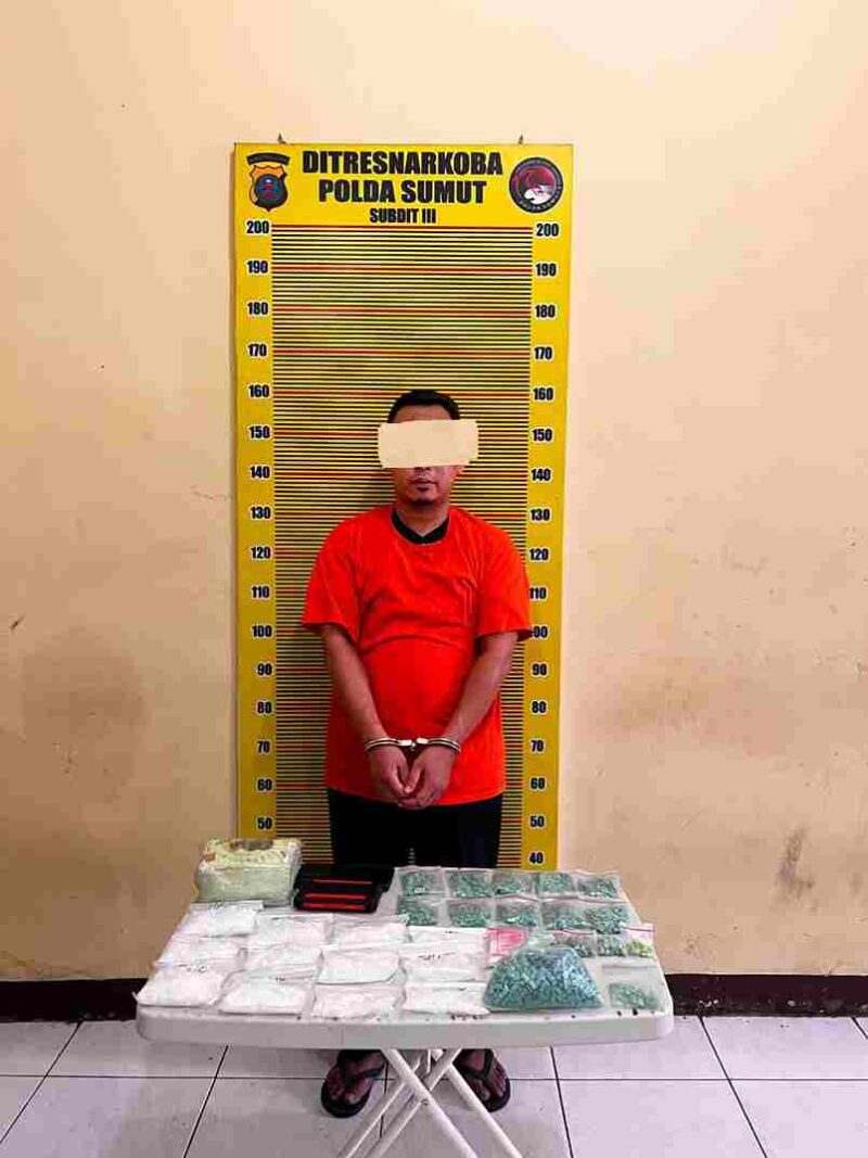 Direktorat Reserse Narkoba Polda Sumatera Utara mengamankan seorang pria berinisial AS (39) terkait dugaan peredaran narkotika pada Senin, 13 April 2026.