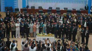 Salah satu rangkaian Paripurna HUT ke-78 Sumut yang digelar di Gedung DPRD Sumatera Utara, Medan, pada Rabu, 15 April 2026.