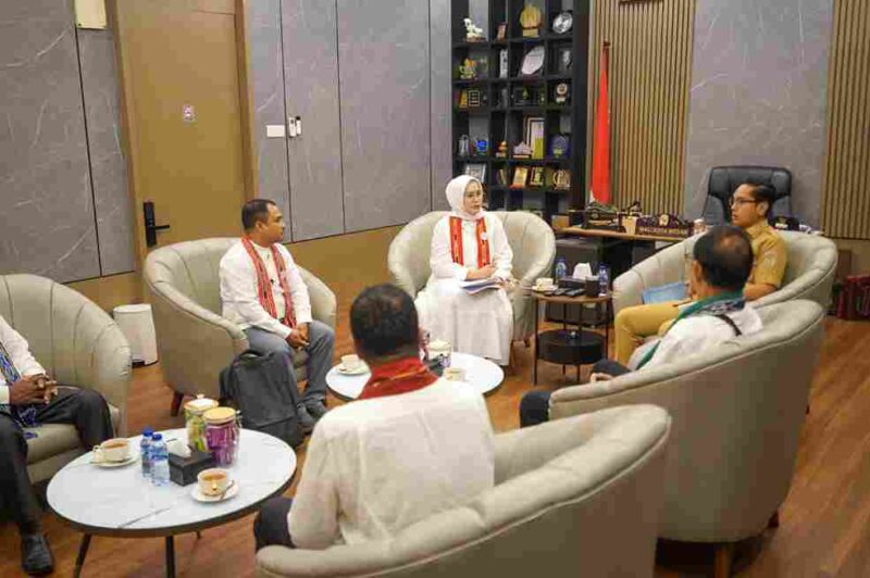 Rico saat menerima audiensi pengurus MMB di Rumah Dinas Wali Kota Medan, Senin (13/04/2026).