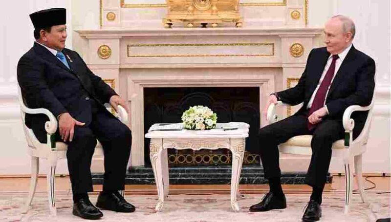 Presiden Republik Indonesia, Prabowo Subianto, menggelar pertemuan dengan Presiden Federasi Rusia, Vladimir Putin, di Istana Kremlin pada Senin, 13 April 2026.
