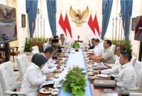 Presiden Prabowo Subianto memimpin rapat terbatas di Istana Merdeka, Jakarta pada Selasa, 7 April 2026. 