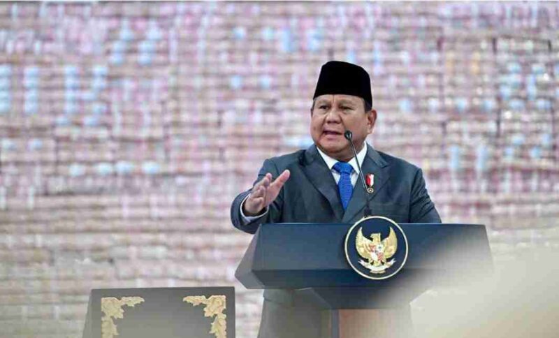 Presiden Prabowo Subainto menyampaikan sambutan pada acara penyerahan denda administratif dan penyelamatan keuangan negara, serta penguasaan kembali kawasan hutan tahap VI yang digelar di Kompleks Kejaksaan Agung Republik Indonesia, Jakarta pada Jumat, 10 April 2026. Foto: BPMI Setpres