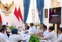 Presiden Prabowo Subianto memimpin rapat terbatas bersama sejumlah menteri Kabinet Merah Putih di Istana Merdeka, Jakarta, pada Selasa, 7 April 2026. 