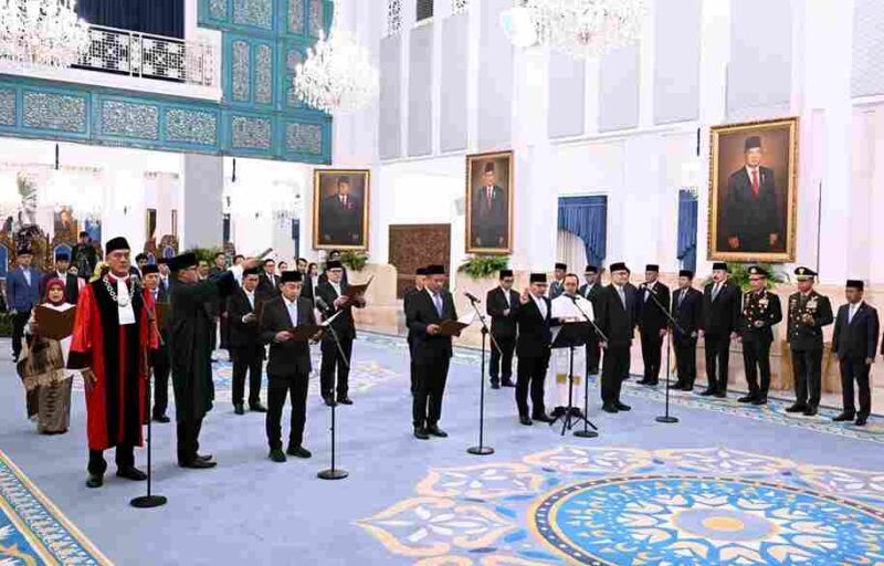 pelantikan Hakim Konstitusi dan anggota Ombudsman RI periode 2026–2031 di Istana Negara.