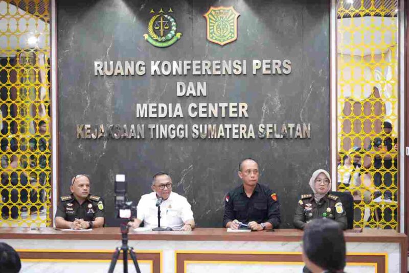 Konferensi pers Kejaksaaan Tinggi Sumatera Selatan