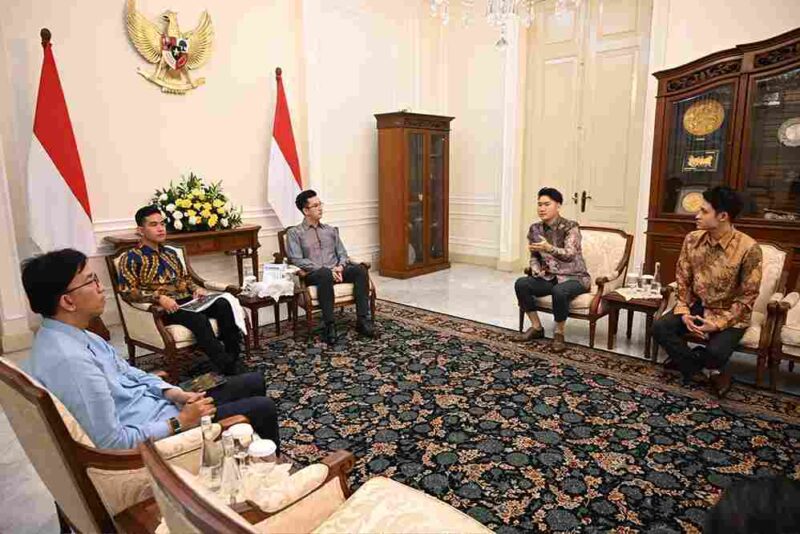 Wakil Presiden (Wapres) Gibran Rakabuming menerima audiensi WHIM Management Indonesia di Istana Wapres, Jl. Medan Merdeka Selatan No. 6, Jakarta, Pusat, Selasa (14/04/2026).