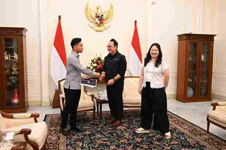 Wapres Gibran menerima The Maple Media dan RWDGG untuk membahas kolaborasi strategis dalam pengembangan ekonomi kreatif di Indonesia.